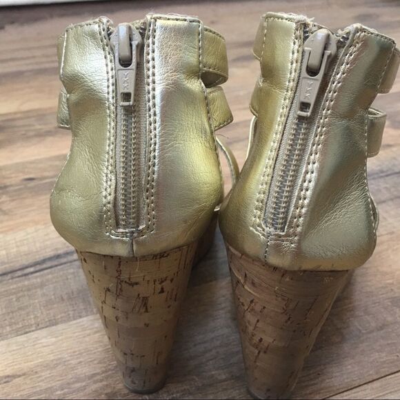 Dolce Vita Gold/Cork Wedges 7 1/2 - Picture 4 of 7
